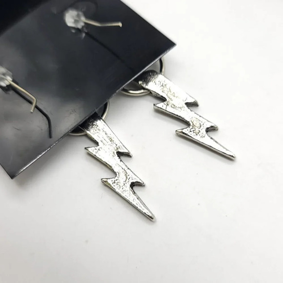 Lindenwold Silver Tone Lightning Bolt Layer Dangle Earrings Halloween - Picture 3 of 4